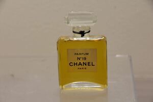 香水 シャネル CHANEL N°19 28ml パルファン 22030433