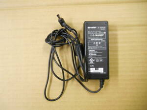 SHARP 　AC 　ADAPTER 　EA-WE1V 　INPUT:100-240V~1.5A 　50-60Hz 　OUTPUT:19V 3.42A