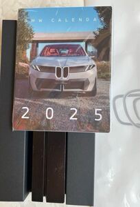 送料無料　新品未使用　2025年　BMW 卓上カレンダー