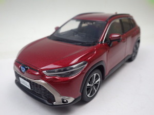 【S.R】非売・展示品 1/30 TOYOTA COROLLA CROSS カローラクロス カラーサンプル センシュアルレッドマイカ ミニカー 箱無 香川発