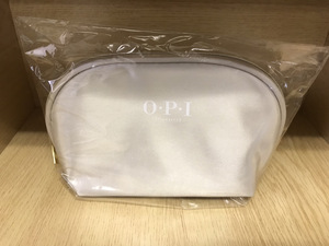 OPI ポーチ オーバルポーチ ゴールド ノベルティ ノベリティ バッグ 小物入れ ネイル用品 オーピーアイ 新品未使用 送料220円