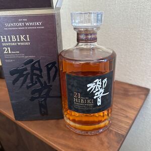 響 21年SUNTORY whiskeyウイスキー　700ml HIBIKI