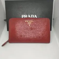 プラダ２つ折り財布　レッドPRADA財布