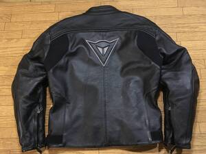 DAINESE 牛革ライディングレザーJKT XLサイズ(表記EU/54) 身長175-180cm 肩/肘パッド付き