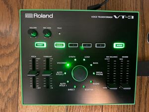 Roland VT-3 ボイストランスフォーマー Voice Transformer SER NO.A7F6130 ACアダプター＆説明書&クリアケース付 新品同様 可動チェック済