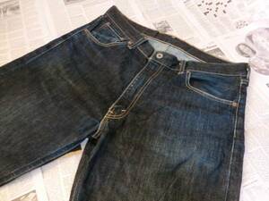 太目に履ける　ＬＥＶＩＳ　リーバイス　ジーパン