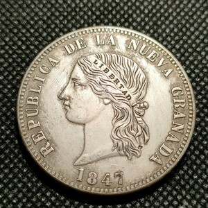 9017　コロンビア　コイン　海外古銭　約38mm　アンティークコレクション　