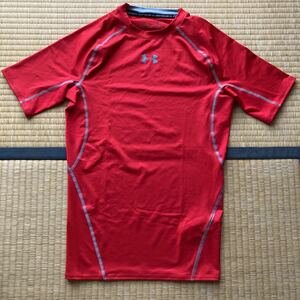 UNDER ARMOUR 半袖シャツ MD 赤 ヒートギア コンプレッション s/s ショートスリーブ インナー M HG Tシャツ 丸首 RED