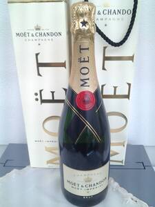 モエエシャンドン　ブリュット　MOET＆CHANDON　12％　750ｍｌ　シャンパン　果実酒　箱・紙袋有