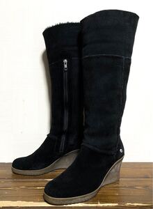 極上:UGG(アグ).リアルムートンレザー ロング ブーツ 25(レディース/黒/膝丈/ウェッジソール/サイドジップ/羊毛革/8cm ヒール/Classic Tall