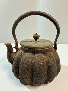 祥雪堂造 鉄瓶 茶道具 古美術 前茶道具 骨董 銅蓋 時代物 鉄器 かぼちゃ 現状品【送料無料】