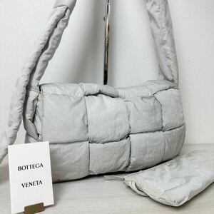 1円 【人気商品】BOTTEGA VENETA ボッテガヴェネタ　ショルダーバッグ マキシイントレチャート ナイロン 斜め掛け カセット ホワイト 1スタ