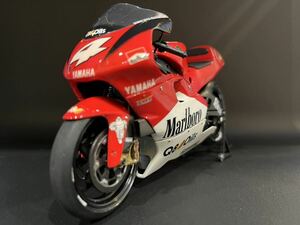 完成品 FACTORY YAMAHA YZR500 01 タミヤ プラモデル バイク 模型 1/12 オートバイシリーズ　NO88 ゼッケン4