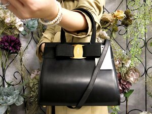 超美品●Salvatore Ferragamo フェラガモ●ヴァラリボン●カーフ レザー 本革●2way ハンド バッグ●黒●ゴールド金具●斜め掛け●Js51807