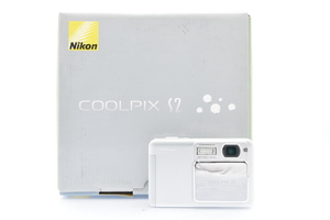 Nikon COOLPIX S2 /ZOOM NIKKOR ED 5.8-17.4mm F3.0-5.4 シルバー ニコン コンパクトデジタルカメラ クールピクス 箱付 フルセット■ 29935