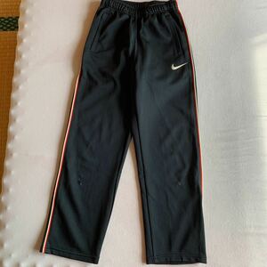 NIKE BOYS140S ジャージパンツ キズ有り