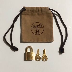 良品 HERMES パドロック ゴールド カラー エルメス カデナ 南京錠 鍵 キー 保存袋 付属 チャーム キーリング キーホルダー バッグ チャーム