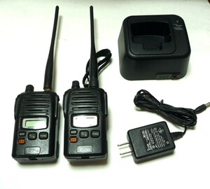 【現状品】　ICOM アイコム IC-UH401　トランシーバー