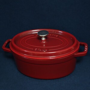 未使用品 フランス製 STAUB LA COCOTTE ストウブ ラ ココット オーバル 楕円 赤 レッド 両手鍋 ホーロー鍋 MADE IN FRANCE