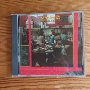 TOM WAITS／NIGHTHAWKS AT THE DINER(トム・ウェイツ/娼婦たちの晩餐) ［1975年発表のスタジオ・ライブ・アルバム。LP2枚組をCD1枚に収録］