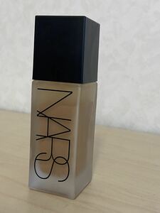 ナーズ　NARS オールデイ　ルミナスティック　ウェイトレス　ファンデーション　30ml MED/DARK1 定価6710円　未使用　訳あり定形外350円