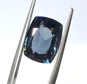 スリランカ産　ブルースピネル3.45ct W7.8×H10.5×D4.7mm 新品ルース　No2237