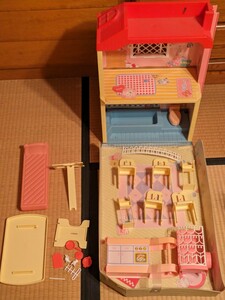 リカちゃん　ファミリーハウス　家族だんらん レトロ TAKARA タカラ ハウス おもちゃ 人形 着せ替え人形