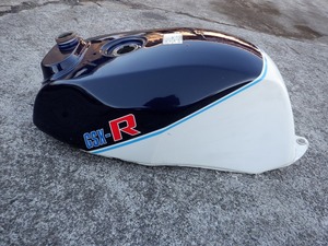 GSX-R400　GK71B　純正燃料タンク　