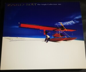 70年代～90年代専門CDショップ　ZARD　 美品　BEST The Single Collection ～軌跡～　2024 0502出品　匿名迅速発送 曲目画像掲載 送料無料