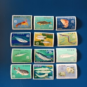 未使用　切手　10円×5枚＋１５円×7枚　魚介シリーズ　１２種類