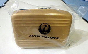 JAL日本航空ファーストクラス アメニティキット ゼロハリバートン 珍しい！ゴールド色のトランク型セミハードケース 2024年5月 送料無料！