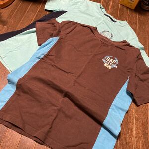 GAPギャップキッズ150半袖Tシャツ2枚セットターコイズブルーとブラウンサイドラインワンポイント