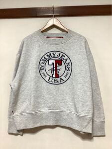 る1410 TOMMY JEANS トミージーンズ スウェット トレーナー L ライトグレー 刺繍 裏起毛 ドロップショルダー ユニセックス ショート丈