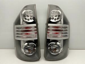 トヨタ純正 ZRR70G ZRR75G ヴォクシー 前期 テールライト テールランプ 左右セット運転席 28-199 LED (P60)