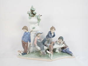 LLADRO リアドロ リヤドロ 犬と少年たち 置き物 5539 LA PANDILLA PUPPY DOG TAILS インテリア フィギュリン箱付き