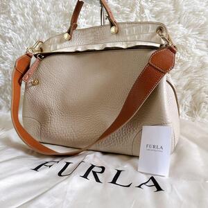 Furla フルラ 2way ハンドバッグ　ショルダーバッグ ターンロック　クロコダイル型押し 保存バッグ付き　ベージュ