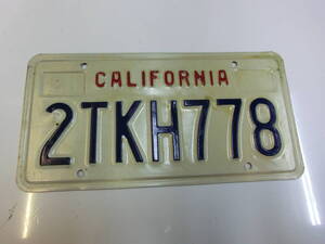 アメリカの本物ナンバープレートです　CALIFORNIA　2TKH778