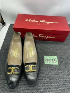 フェラガモ Salvatore Ferragamo パンプス 靴 ブラック 黒 サルヴァトーレフェラガモ 6 1/2 D ガンチーニ金具 レディース ヒール u4336