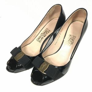 【フェラガモ】本物 Ferragamo 靴 23cm 黒 ヴァラリボン オープントゥ パンプス ビジネスシューズ エナメルレザー レディース 伊製 5 1/2 C