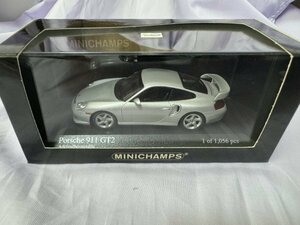 MINICHAMPS 911 GT2　 1:43スケール