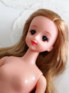 n6 日本製 ジェニー 人形本体 ゆる巻き カール ロングヘア TAKARA JAPAN 赤 リップ 前髪なし 当時