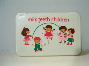 昭和レトロ YOUNG KOKUYO ヤングコクヨ milk teeth childrenシリーズ 携帯ミラー（白）未使用デッドストック品 1970～80年代