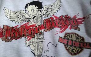 ☆メンズ☆BETTYBOOP ☆BIKER BETTY ☆カッコいい！天使の羽バイカーベティちゃんの淡灰色長袖トレーナーです(o^―^o)大きいサイズ４Ｌ☆