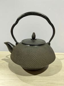 新品 未使用 南部鉄器 鉄瓶 茶道具 急須 岩鋳 アラレ まつぼっくり 南部鉄瓶 茶器 鉄器 アンティーク 煎茶道具 アンティーク コレクション