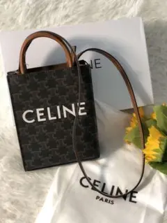 celineミニバーティカルカバ ショルダーバッグ