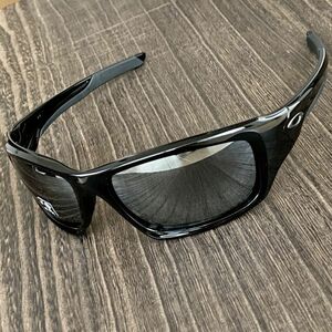 【1円スタート】 サングラス オークリー★OAKLEY Valve★バルブ 偏光 ブラック ミラー 釣り ゴルフ メンズ レディース ミラーレンズ 黒