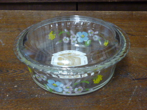 昭和レトロ　PYREX IWAKI 耐熱 ガラス 容器 蓋つき 花柄 フラワー パイレックス 岩城ガラス キッチン インテリア ディスプレイ