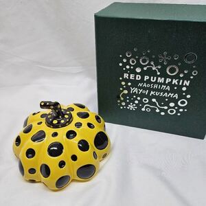 Yayoi Kusama NaoshimaPumpkinblack&yellow