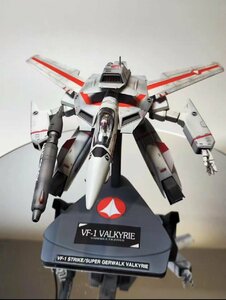 ハセガワ　超時空要塞マクロス 1/72 VF-１J 組立塗装済完成品