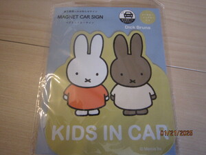 【新品】　KIDS IN CAR　マグネットカーサイン　ミッフィー